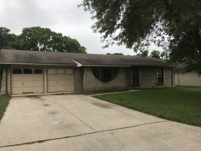 Primary Photo - 225 Meadow Ln