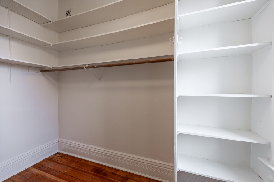 Building Photo - 2059 N Clifton Ave