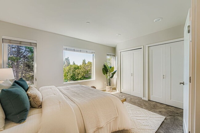 Building Photo - 1807 SW 96th Ln