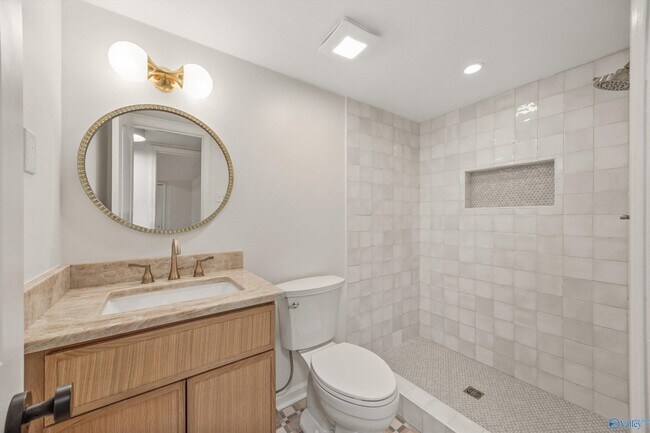 Building Photo - 8003 Brookfield Cir SE