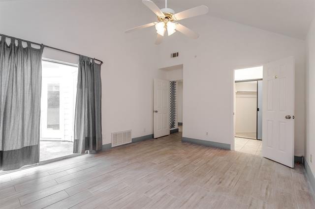 Building Photo - 4124 Hollow Oak Dr
