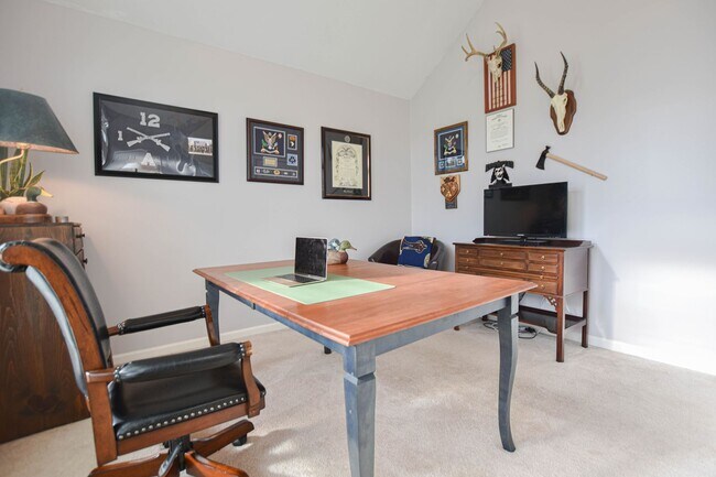 Building Photo - Pet Friendly Three Bedroom with Bonus!