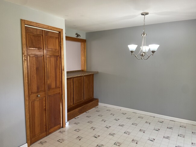 Building Photo - 6261 Wynmoor Dr