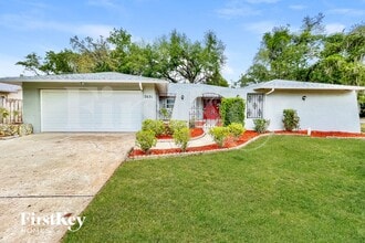 Building Photo - 7631 Tall Tree Ct