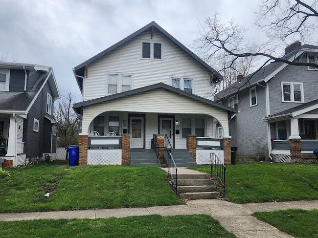 Building Photo - 43 N Roys Ave