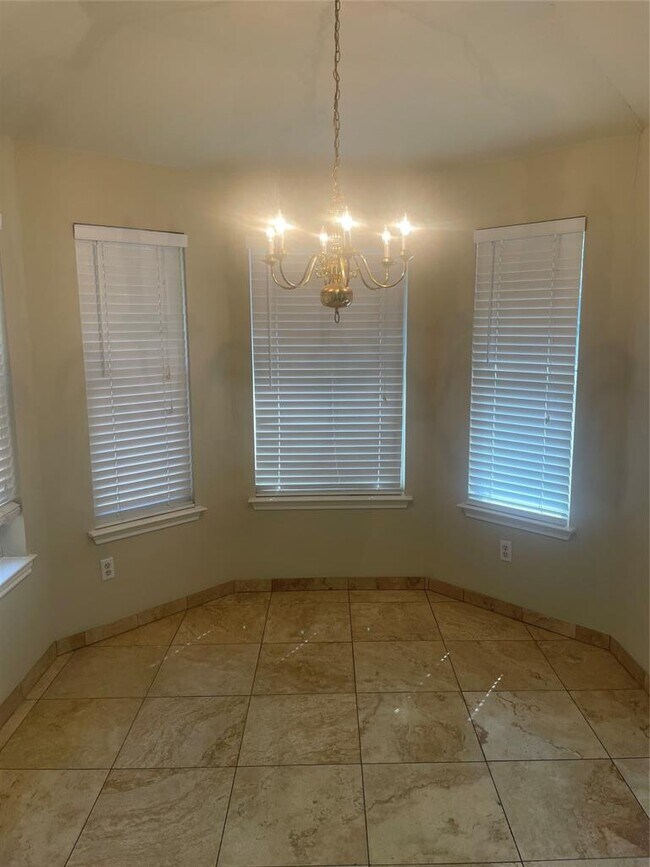 Building Photo - 3729 Eagles Nest St