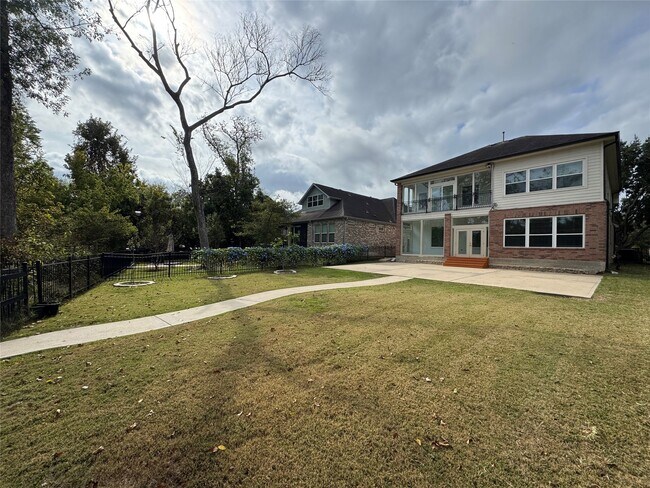 Building Photo - 107 Island Blvd