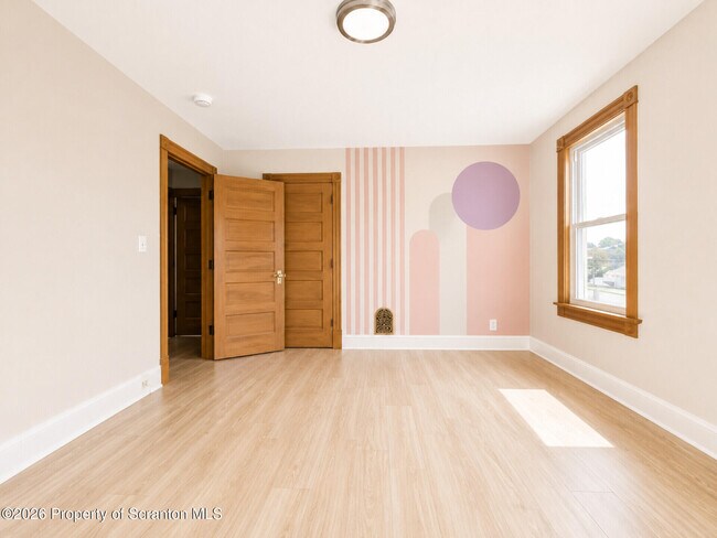 Building Photo - 1112 W Elm St