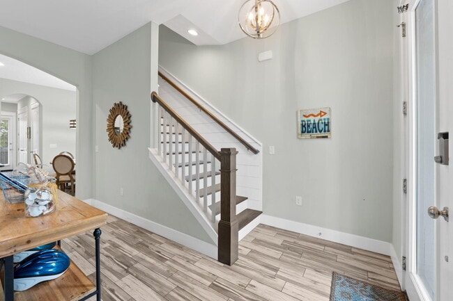 Building Photo - 21 Magical Pl