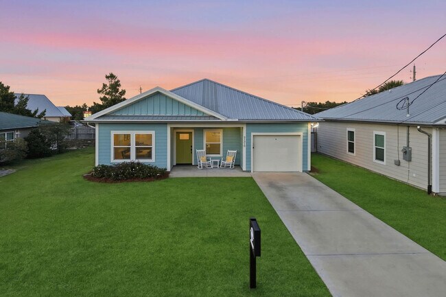 Building Photo - 21310 Pompano Ave