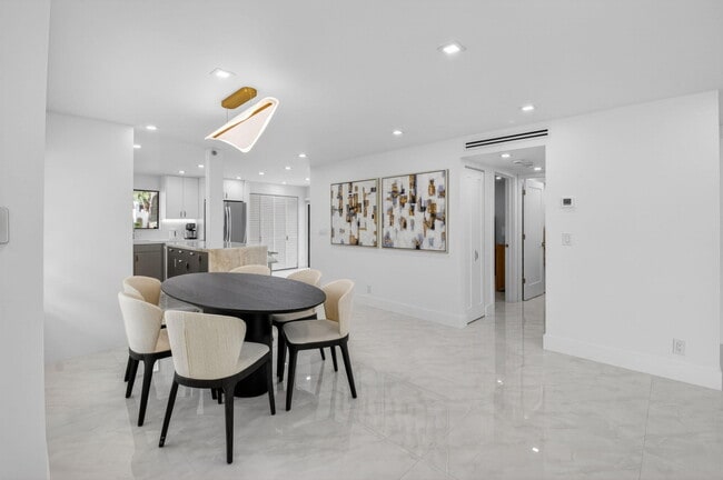 Building Photo - 15322 Strathearn Dr