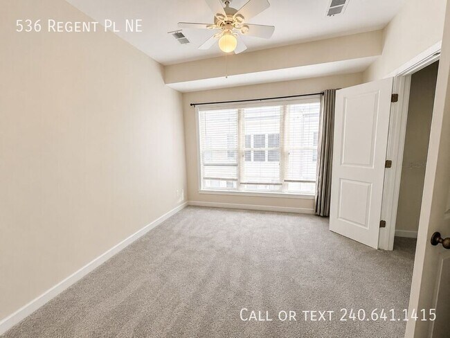 Building Photo - 536 Regent Pl NE