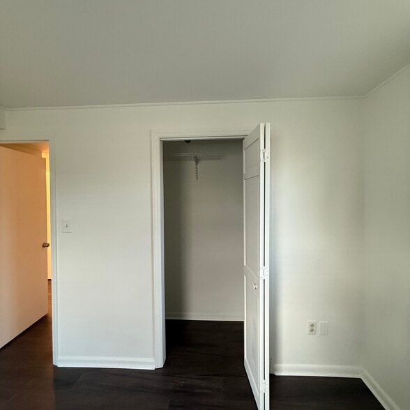 3rd bedroom - 8632 Conklin Pl