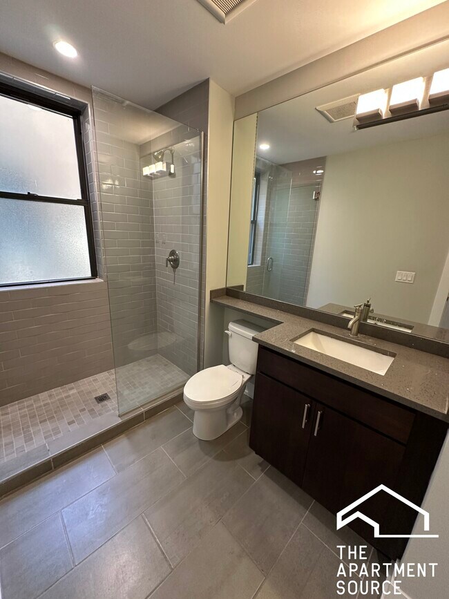 Building Photo - 1002 Crain St