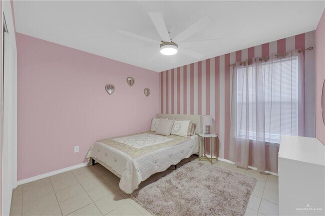 Building Photo - 32 Robin Ave