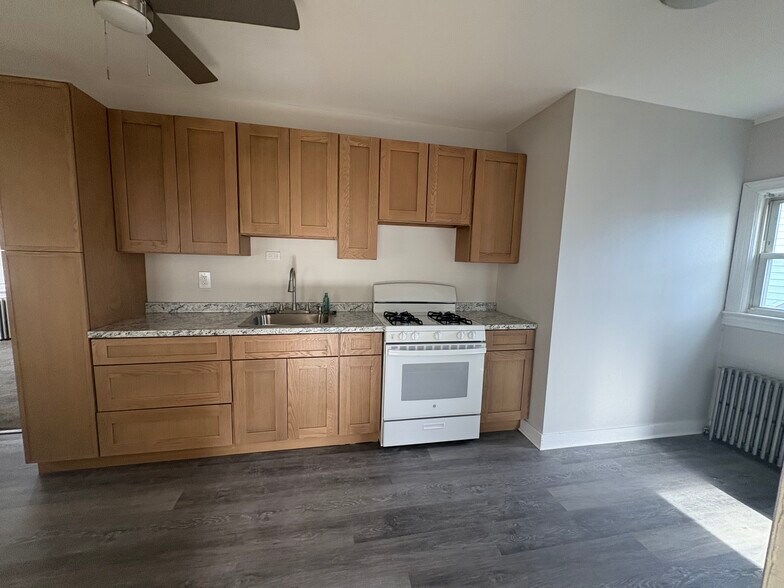 Building Photo - 401 Lafayette Ave