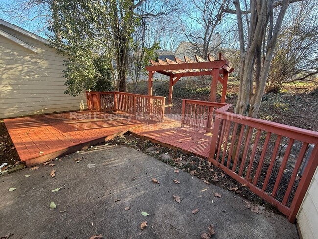 Building Photo - 1319 Glen Raven Ct