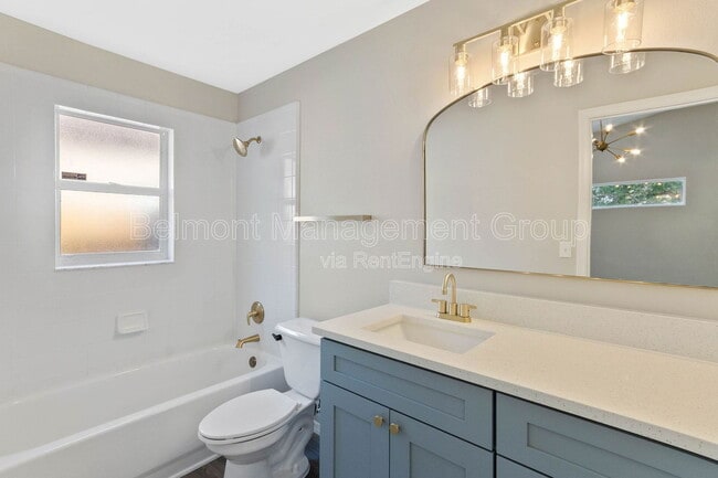 Building Photo - 6438 Tidewave St