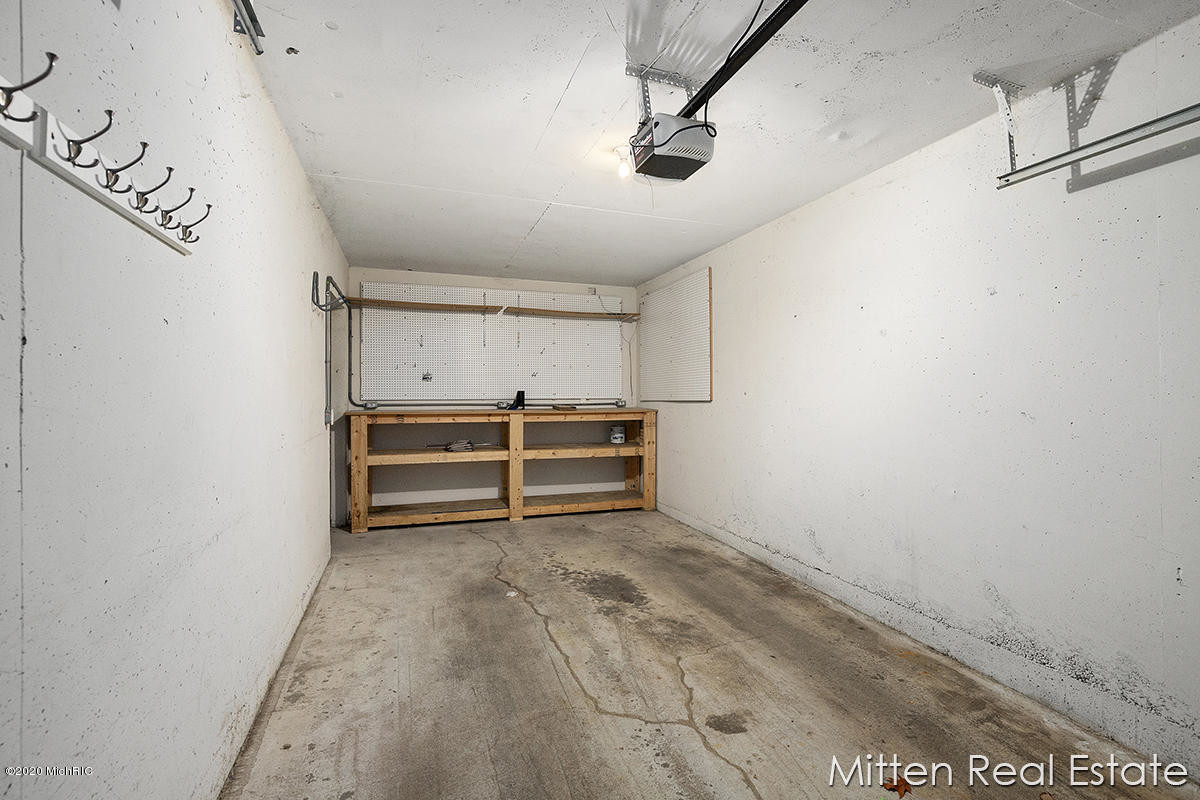 Garage - 6026 E Fieldstone Hills Dr