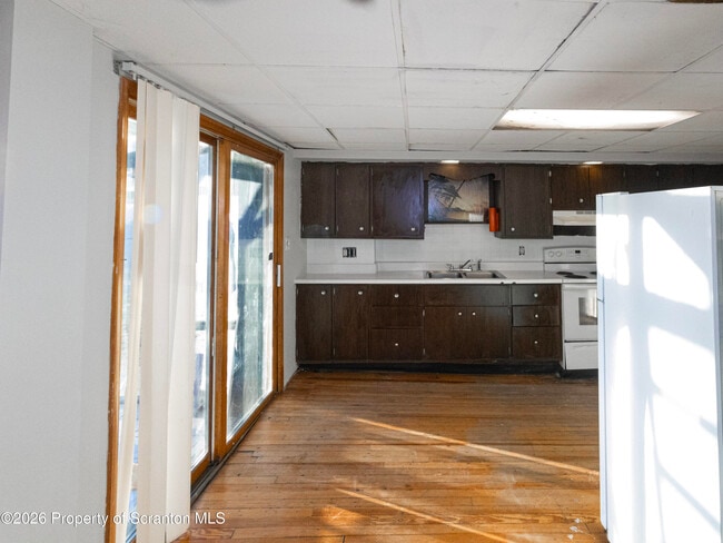 Building Photo - 418 W Market St