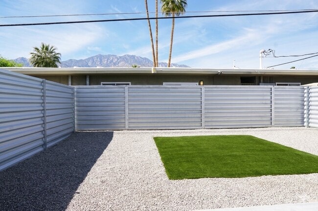 Building Photo - 517 S Mountain View Dr