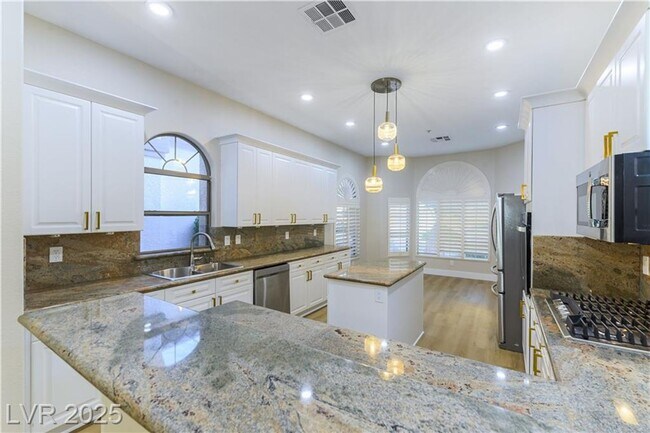 Building Photo - Amazing single story 3-bedroom home with A...