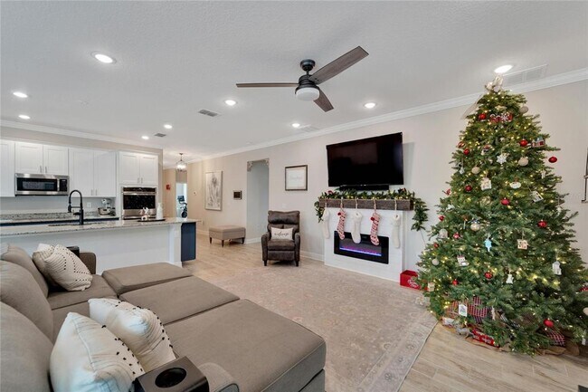 Building Photo - 3518 77 Ct E