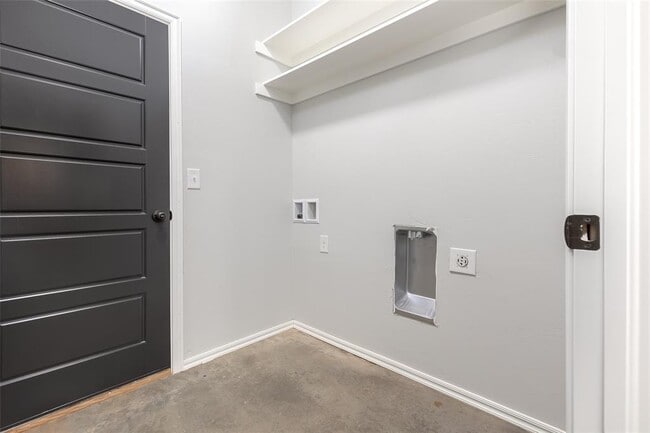 Building Photo - 13324 Springcreek Dr