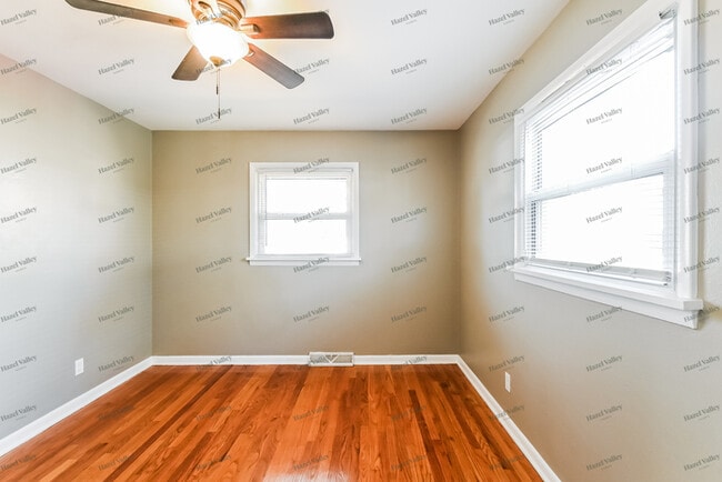 Building Photo - 30 Manor Dr