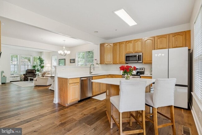 Building Photo - 856 Stonehurst Ct