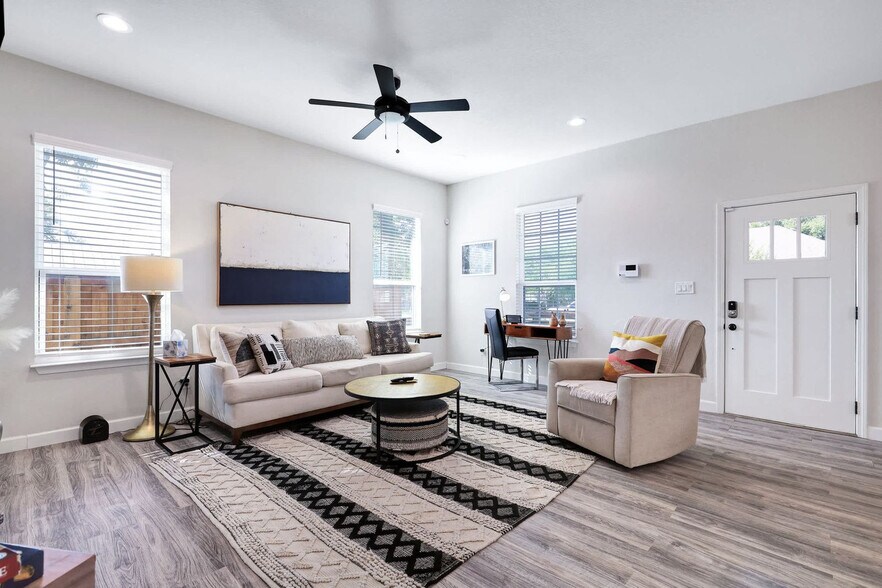 Building Photo - 1214 Hays St