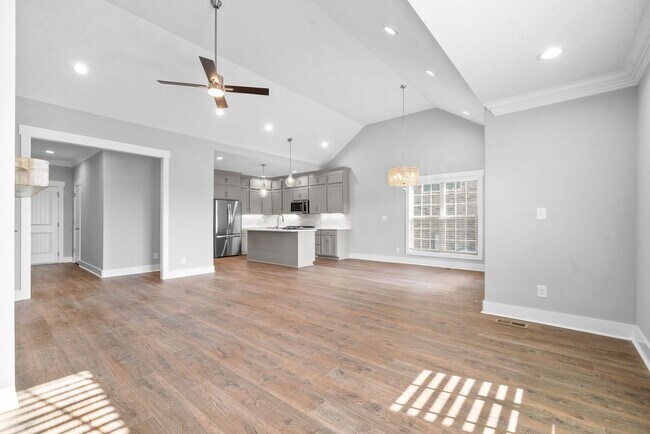 Building Photo - 1065 Veridian Dr