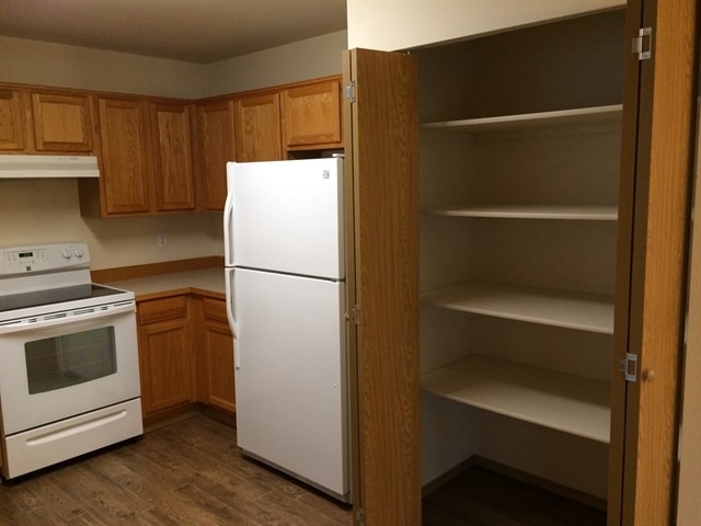 Building Photo - 1107 202nd St E