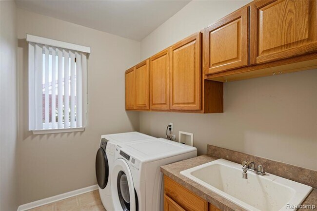 Building Photo - 50353 Livingston Dr