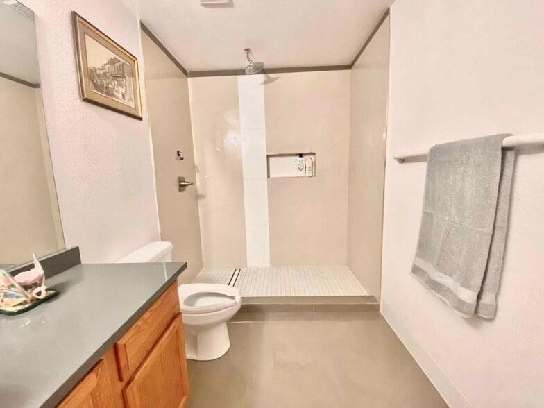 Building Photo - 5632 Rickshaw Ln