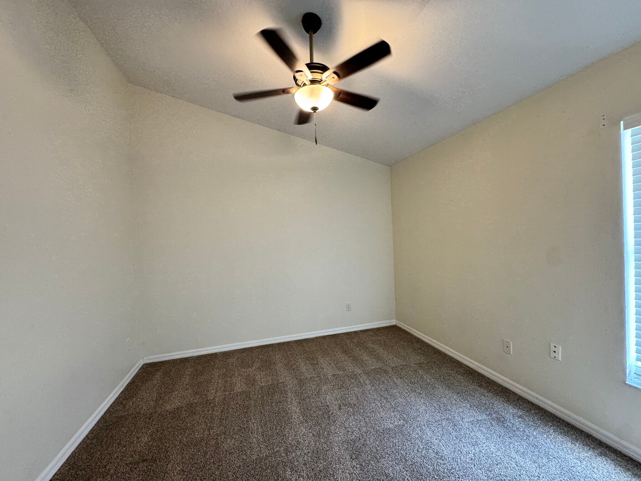 Building Photo - 520 Canary Island Ct
