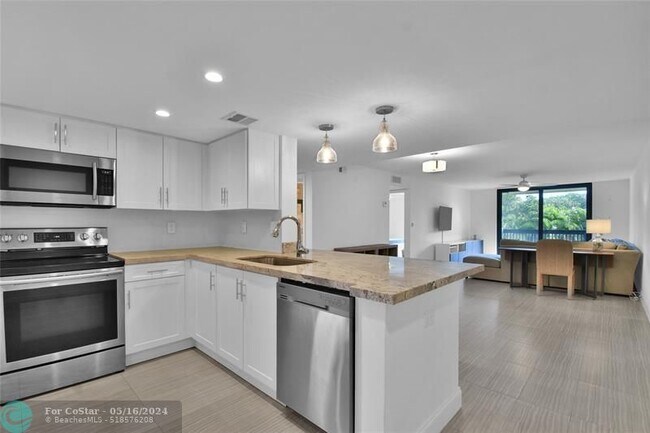 Building Photo - 4201 N Ocean Dr