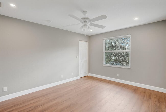 Building Photo - 16207 Sierra Palms Dr