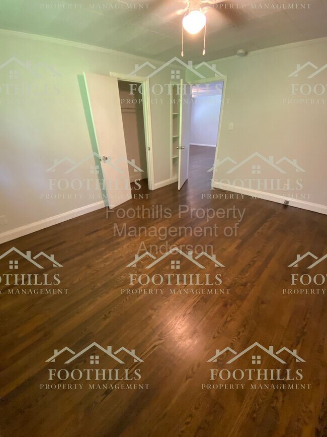 Building Photo - 106 Hanks Cir