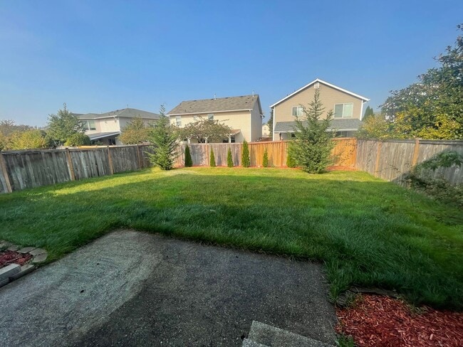 Building Photo - Beautiful Open Concept 4 Bedroom 2.5 Bath Home with Fenced Yard  in Gated Community