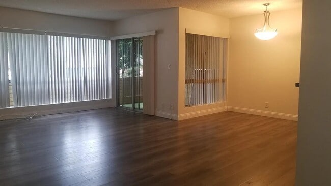 Building Photo - 6225 Canterbury Dr