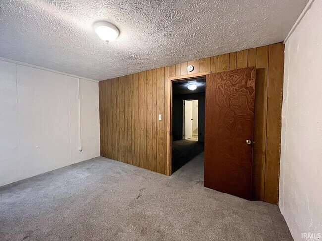 Building Photo - 513 E Graham Pl