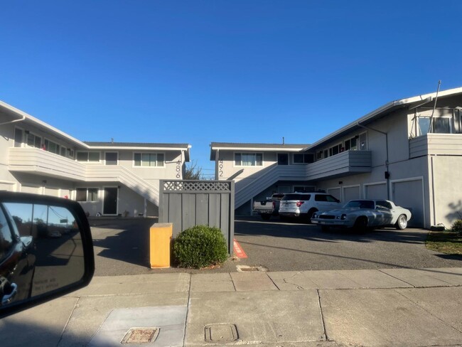 Building Photo - 486 Doyle Rd