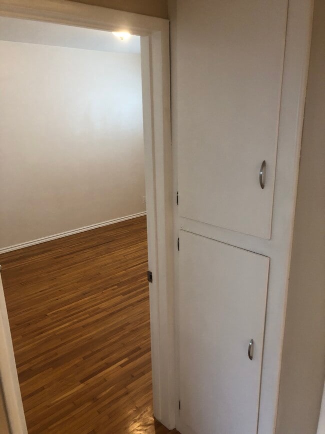 bedroom 2 - 1800 Green Ln