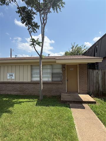 Building Photo - 306 E Mitchell St