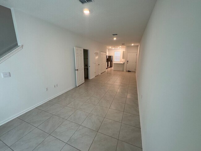Building Photo - 2/2.5 New Townhome Available