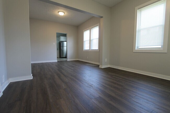 Building Photo - Lovely South Omaha Home. Available Soon!  Appliances Included