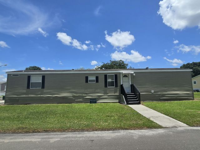 Building Photo - 1400 Banana Rd