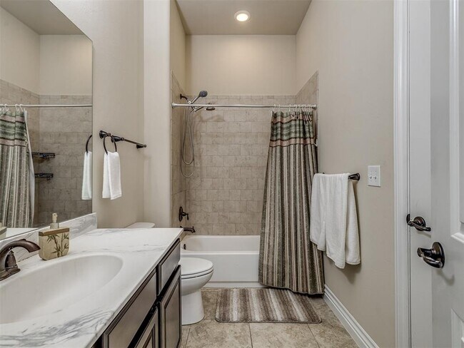 Building Photo - 2500 Cordgrass Ln