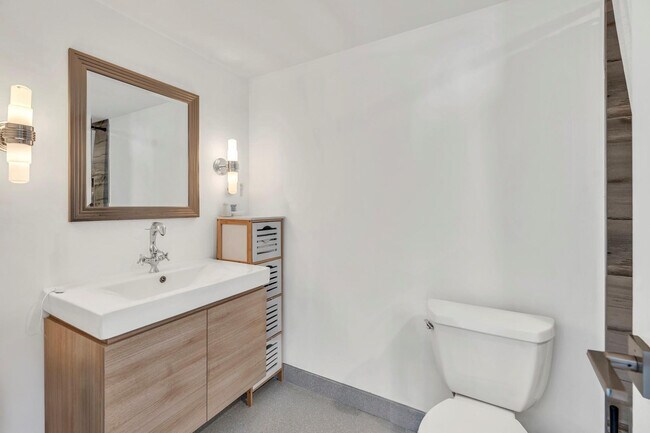 Building Photo - 11930 N Bayshore Dr